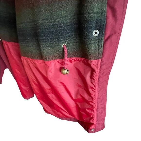 Lands End ~ Women’s Red Outerwear Jacket ~ Plaid Wool Lining ~ size L - Picture 9 of 13